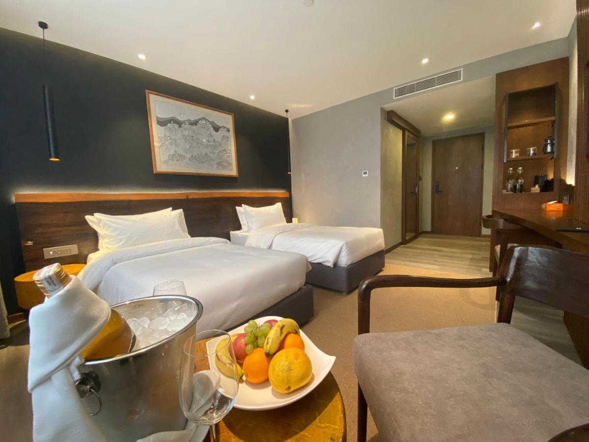 Hotel Barahi Kathmandu Exteriör bild
