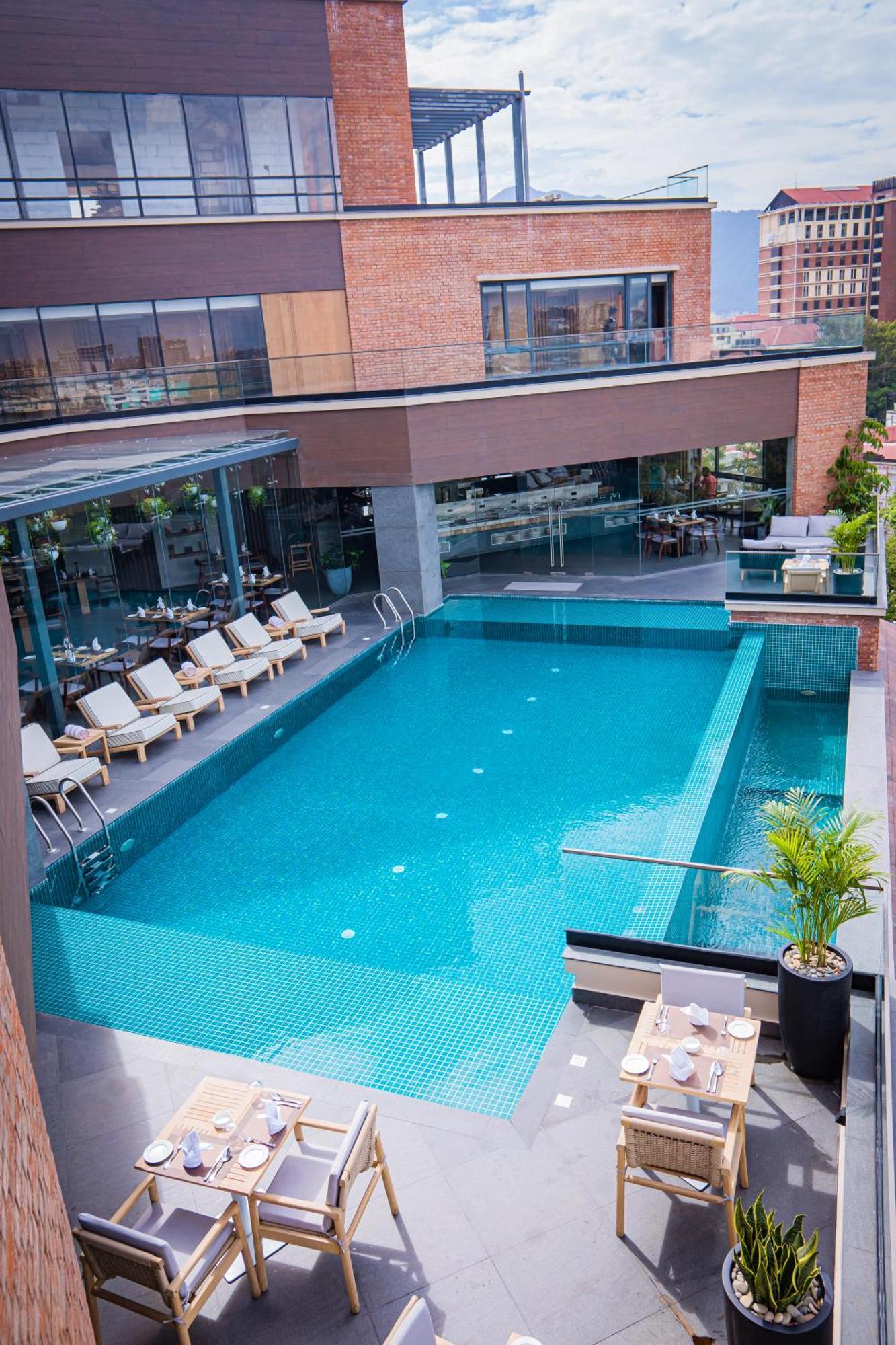 Hotel Barahi Kathmandu Exteriör bild