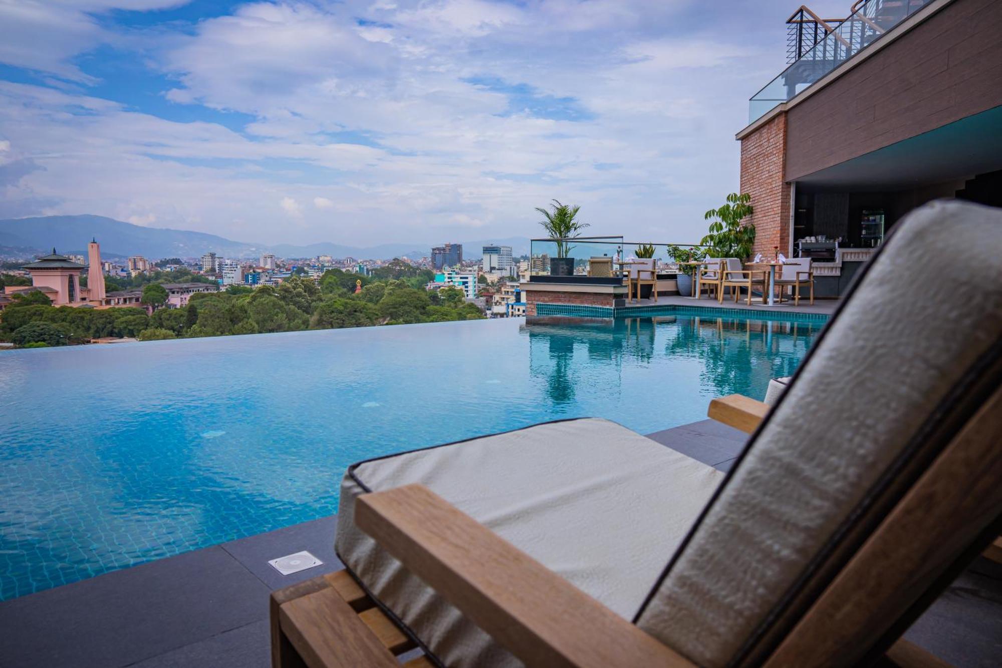 Hotel Barahi Kathmandu Exteriör bild