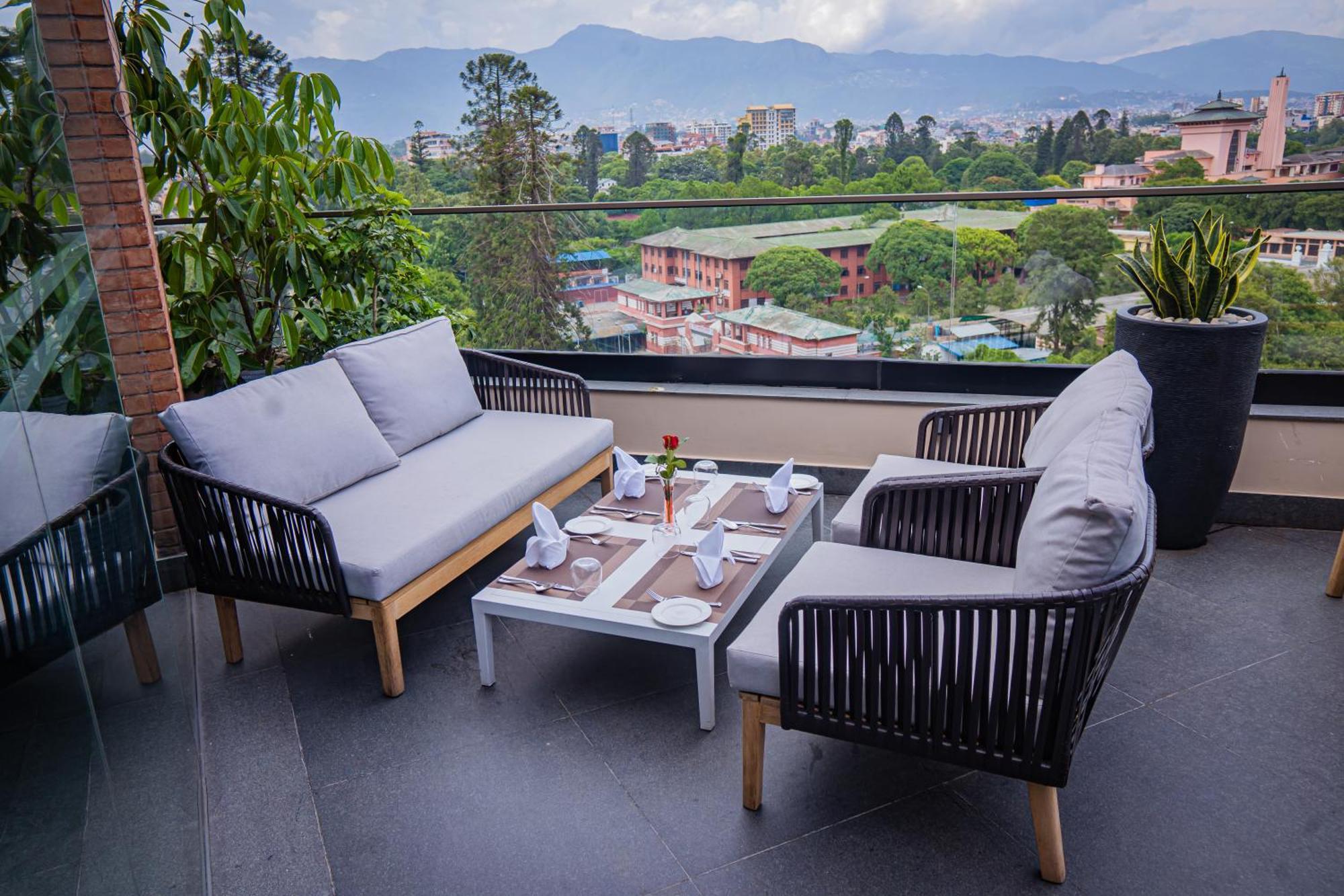 Hotel Barahi Kathmandu Exteriör bild